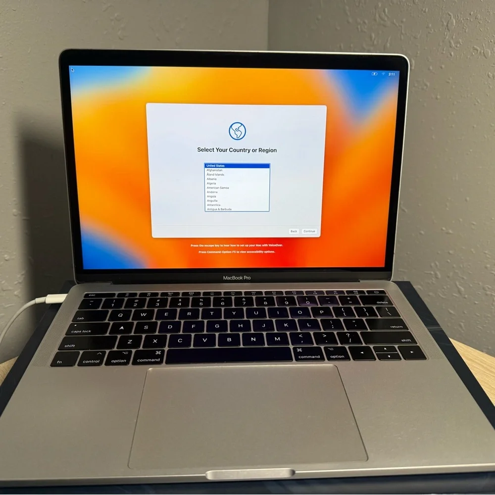 Apple MacBook in Classic Silver with Accessories